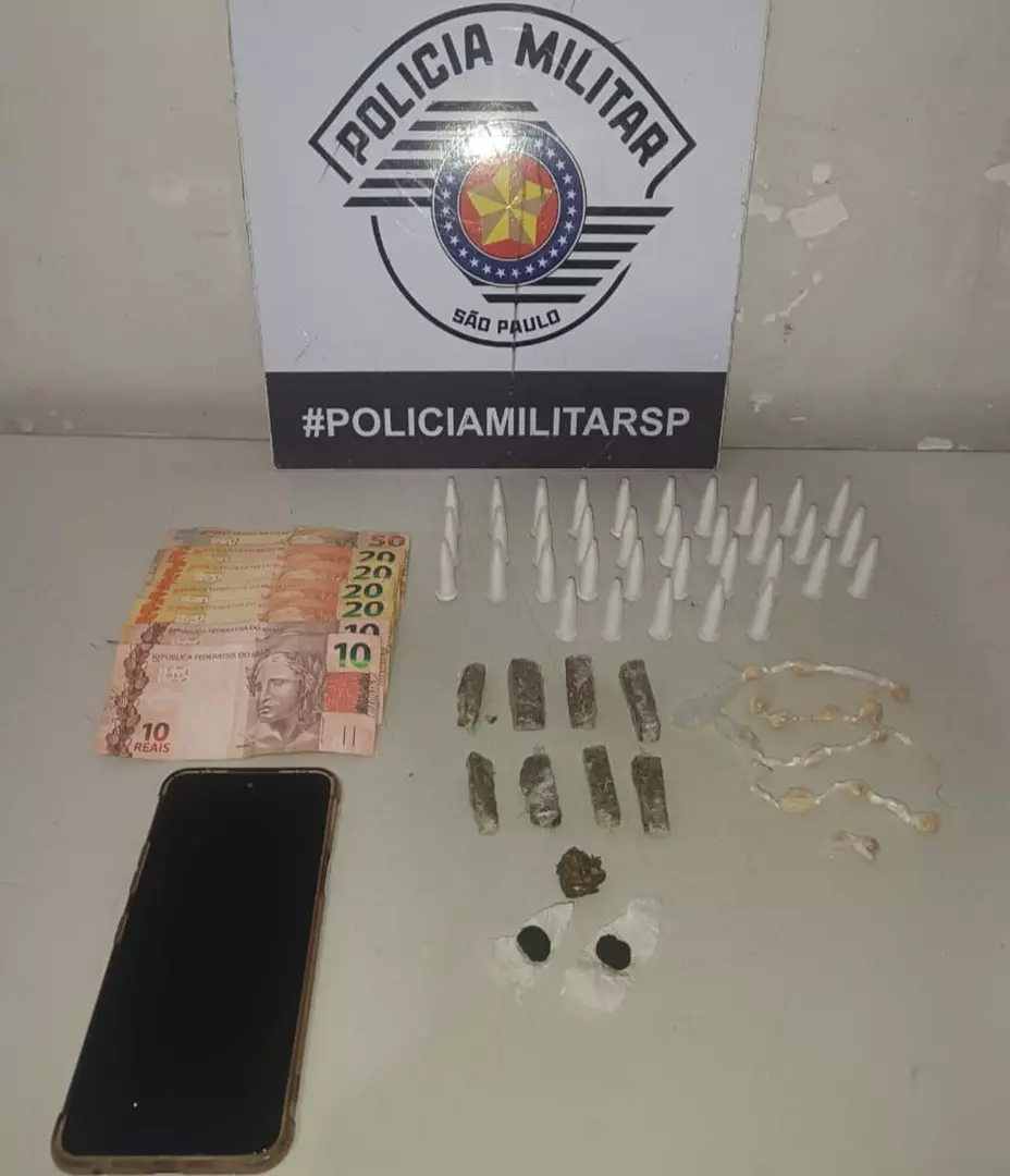 Homem é preso com mais de 50 porções de drogas em Garça